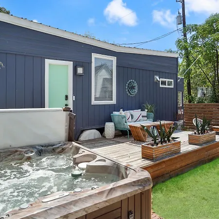 Hgtv Featured Tiny Home W Hot Tub Near East 6Th St